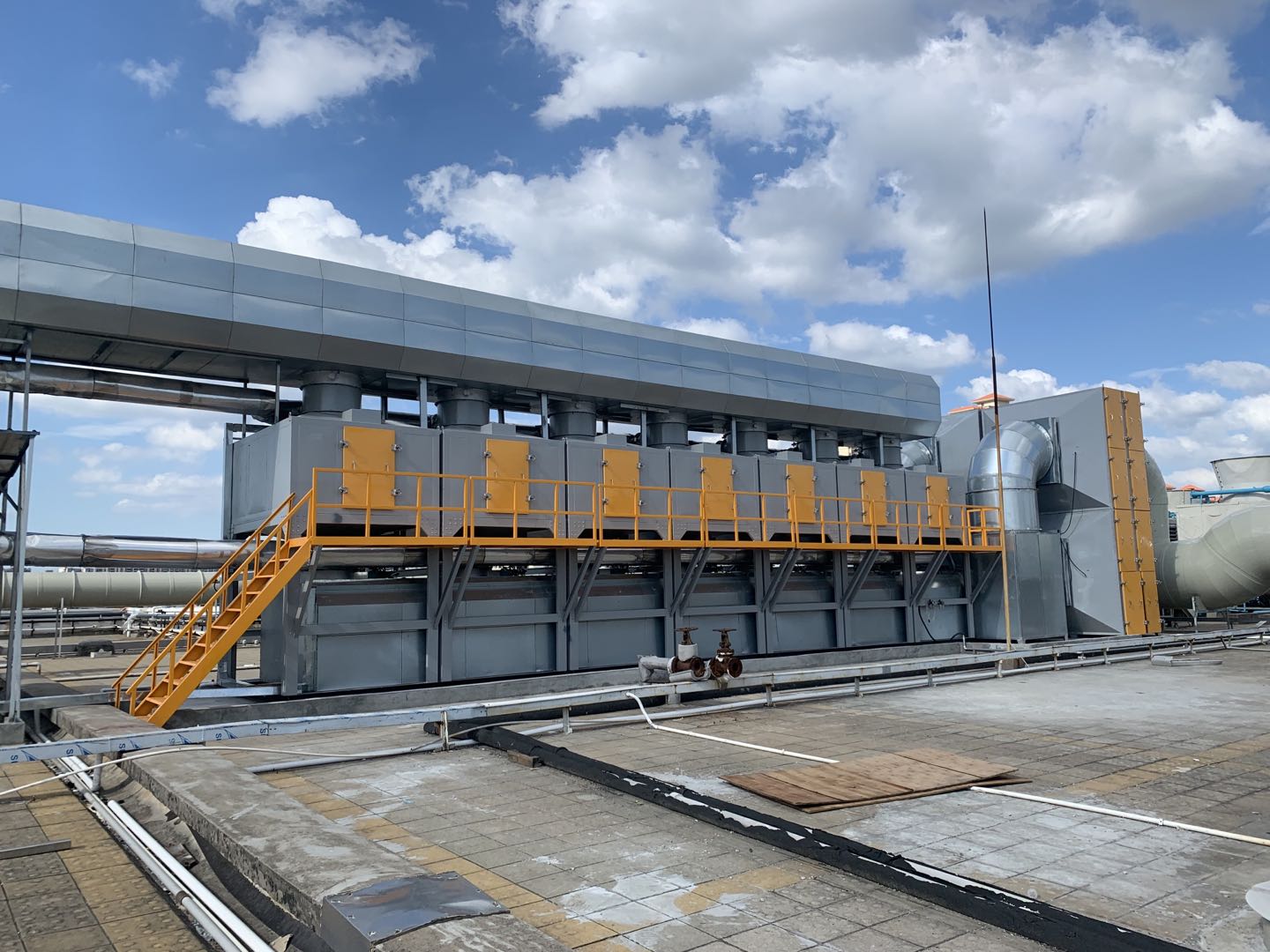 催化燃燒設(shè)備.jpg 催化燃燒設(shè)備.jpg